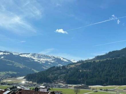 KIRCHBERG i.T.: Neu sanierte Eigentumswohnung auf der begehrten Sonnseite mit Ausblicken