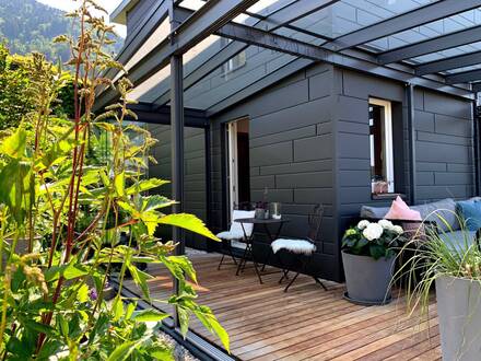 ATTRAKTIVES FAMILIENHAUS MIT SONNIGEM GARTEN