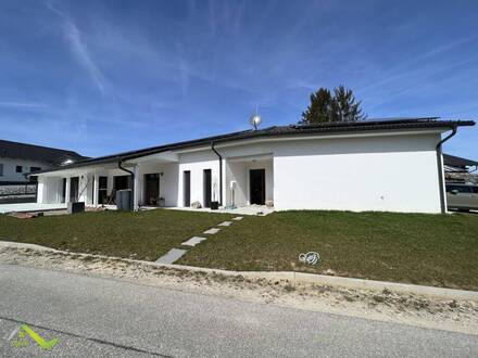 Traumbungalow in absoluter Ruhelage mit Pool, Doppelgarage, Photovoltaikanlage und gehobener Ausstattung