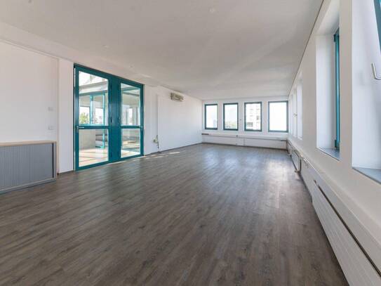 Modernes Büro (46 m²) an der Bundesstraße in Klaus - Perfekte Lage für dein Unternehmen!