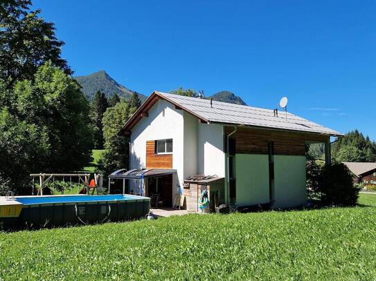 Großzügiges Ferienhaus in idyllischer Lage zu verkaufen