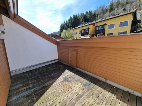 Doppelhaushälfte mit gemütlicher Dachterrasse bei Hof zu verkaufen