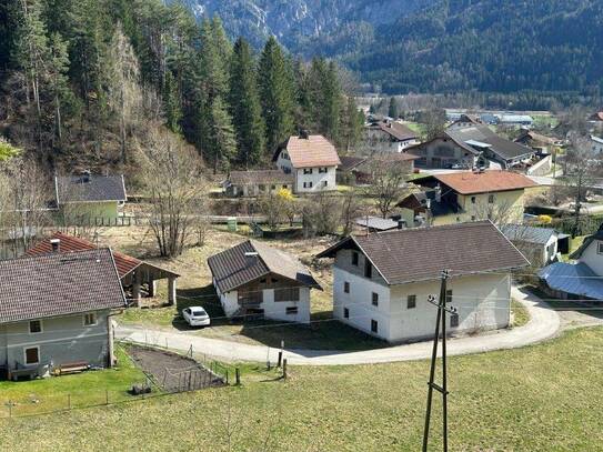 Altes Bauernhaus mit Stall und Nebengebäude in sonniger Lage zu verkaufen! Kleine Landwirtschaft.