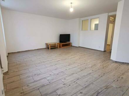 DB IMMOBILIEN | Barrierefreies 2 Zimmer Geschäftslokal / Büro in ruhiger Seitengasse der Brucker Fußgänger Zone zu miet…