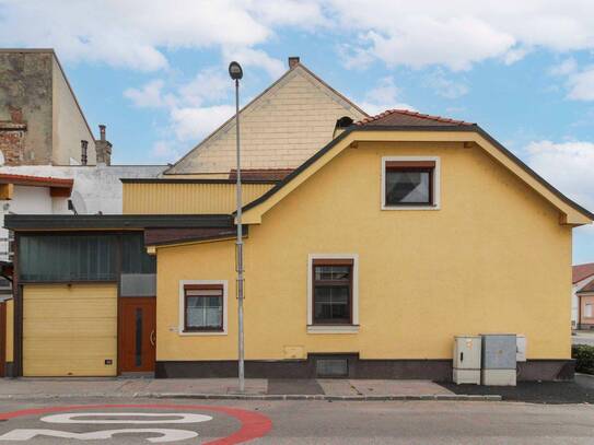 Entwicklungspotenzial: Gepflegtes Einfamilienhaus mit Terrasse und Garage