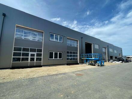 Betriebs-/Produktions- oder Lagerhallen mit ca. 54 - 172 m² Fläche für Start-Ups und Gewerbebetriebe in zentraler Lage…