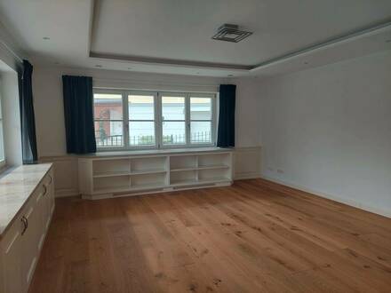 Exklusive 6 Zimmer Wohnung in Franking