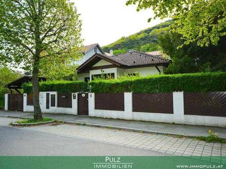 EINFAMILIENHAUS mit Natur-Pool in zentraler Lage