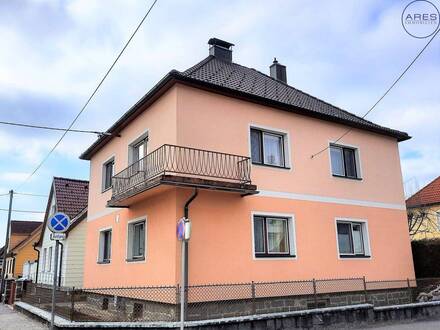 Großzügiges, teilsaniertes Einfamilienhaus mit Zweifamilieneignung in Gmünd!