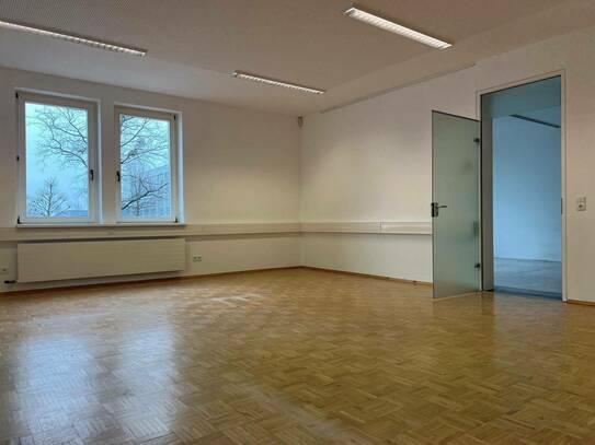 Betriebsbiet Runa - in TOP-Lage vermieten wir Büro- und Lagerflächen mit ca. 238 m²