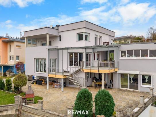 Exklusives Ein-/Mehrfamilienhaus in idyllischer Lage: Ihr neues Zuhause mit Charme und Ausblick