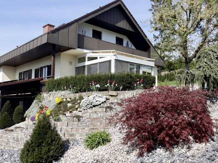Attraktives Wohnhaus in ruhiger Lage mit Ausblick über Trautmannsdorf.