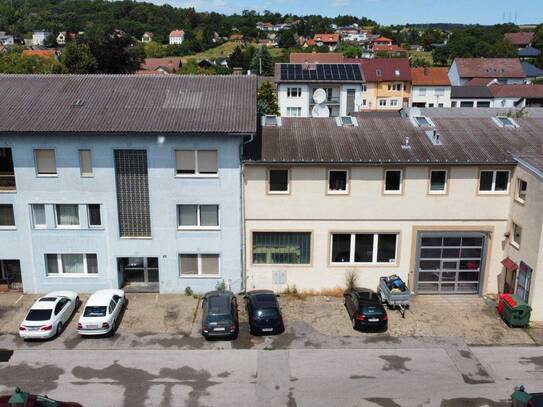 Mehrparteienhaus mit insgesamt 8 Wohnungen und einer großzügigen Halle direkt in Leobendorf - 4 km von Korneuburg entfe…