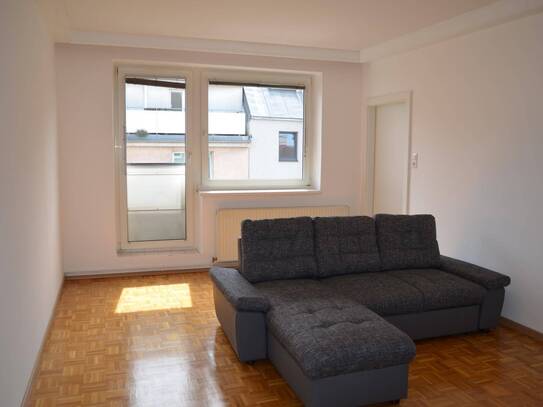 Neu sanierte WG-Wohnung mit 4 Zimmern zu vermieten