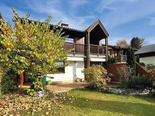 Stadtnahe Doppelhaushälfte mit Garten, großem Balkon und zeitlosen Komfort