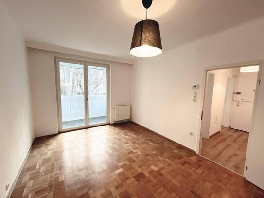 NEU! Frisch sanierte 2-Zimmer-Wohnung mit Loggia nahe U6 und Brunnenmarkt!