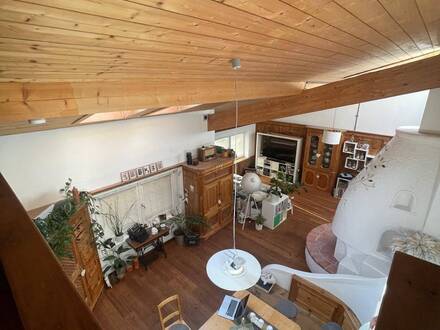 Lichtdurchflutete Maisonette-Wohnung (Dachgeschoss)