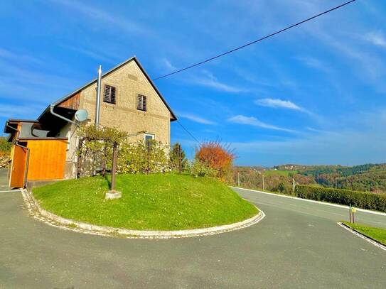 Wohnhaus mit Wirtschaftgebäude und landwirtschaftlicher Fläche in bester Lage