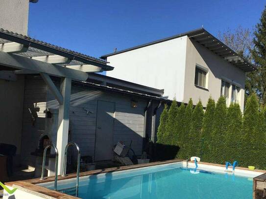 Haus mit Pool, Doppelcarport und Erdwärmeheizung