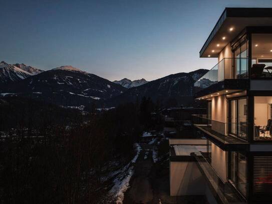 Opulente Villa auf 4 Etagen - Luxus in Perfektion mit 360° Berglandschaft als Zukunftsinvestment