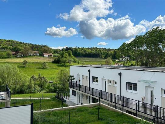 GRAZ UMGEBUNG! Pärchentraum mit südlich ausgerichtetem Balkon und barrierefreiem Zugang! Wohnen inmitten der Natur!