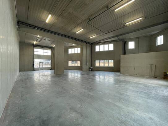 SCHNELLBEZUG! Betriebs-/Produktions- oder Lagerhalle mit ca. 216 - 329 m² Fläche in Buchkirchen bei Wels zu vermieten
