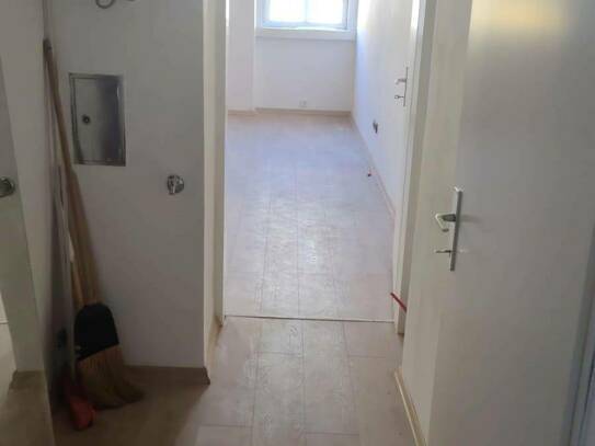 Vollständig renovierte 2-Zimmer-Wohnung mit Einbauküche in Wien