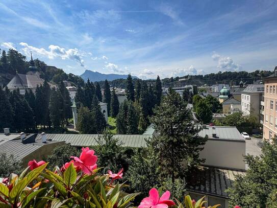 Ruhig gelegene Maisonette-Wohnung mit traumhaftem Blick über die Dächer von Salzburg