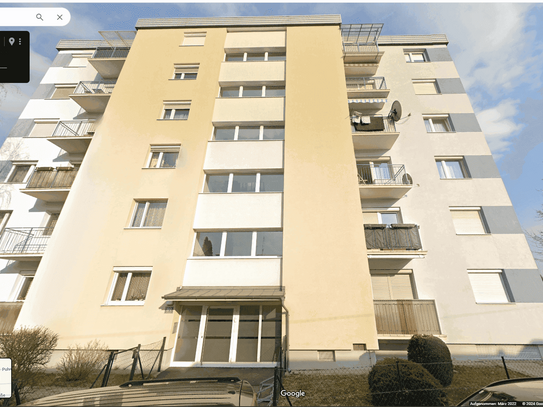 Modernisierte Wohnung mit drei Zimmern sowie Balkon und Einbauküche in Graz