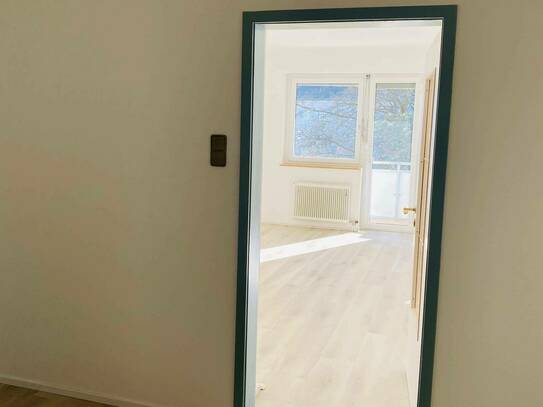 PROVISIONSFREI! Renovierte großzügige 90 m² 2-Zimmer-Wohnung mit sonniger Loggia, in bester Lage (Nähe Universität) zu…