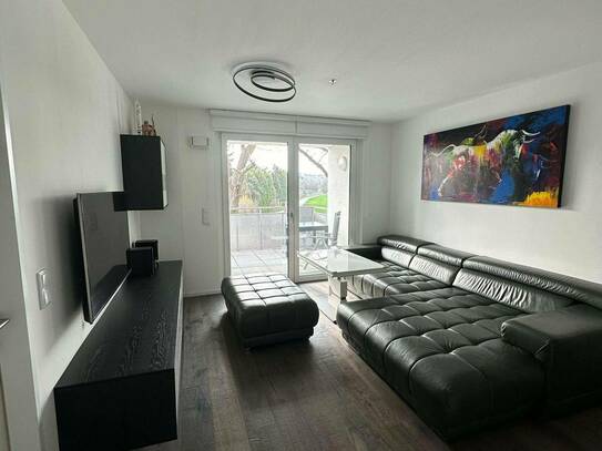 Schöne 2-Zimmer-Wohnung mit Balkon inkl. BK, Warmwasser, Heizung und Garage