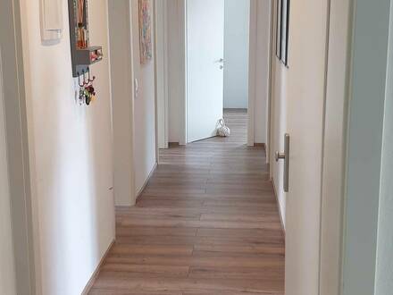 Wohnung in Mülln/Maxglan. Schöne und sehr helle 4-Zimmer-Wohnung mit Garten, Balkon und Parkplatz