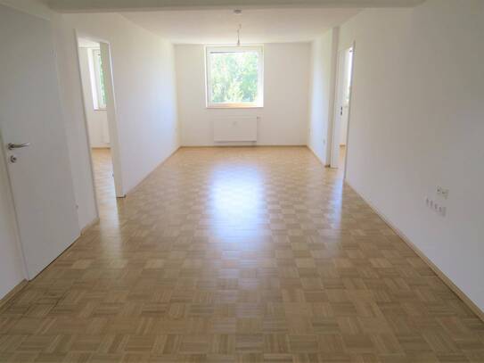 3 Zimmer Wohnung, teilsaniert, top Lage, Südausrichtung, provisionsfrei