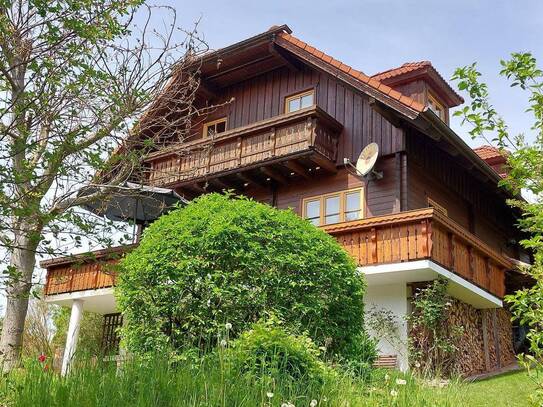 Gepflegtes Holzhaus in wunderbarer Grün-Ruhelage