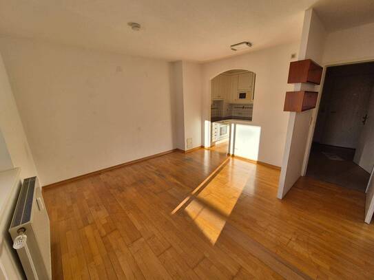 Sonnige, ruhige Wohnung in Stadtnähe, sofort verfügbar