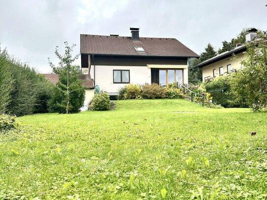 2-FAMILIENHAUS MIT CHARMANTEN GARTEN UND GARAGE