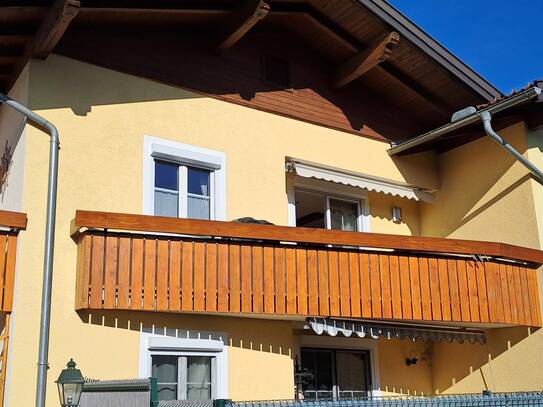 Privatverkauf: Sanierte 100m² 4-Zimmer Wohnung, Balkon und Garage mitten in Lamprechtshausen