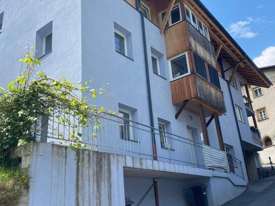 Vollständig renovierte 3-Zimmer-Erdgeschosswohnung mit Balkon und Einbauküche in Landeck