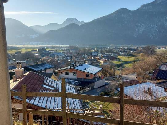 *Ruhe, Sonne und traumhafter Ausblick: Chice 3 Zimmer-Wohnung mit Charme in Erl/Tirol*