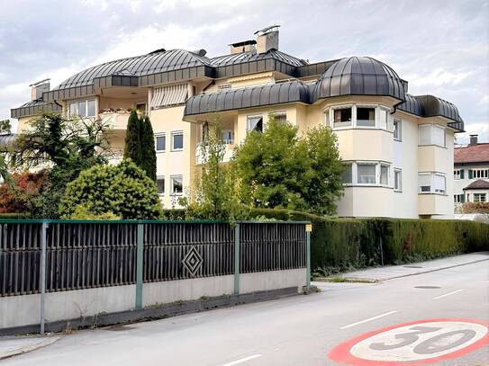 Großzügige 3-Zimmer-Wohnung in der Villenanlage Maximilian mit Blick auf die Festung