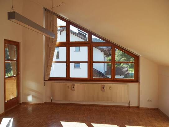 Helle zentrale Dachgeschosswohnung