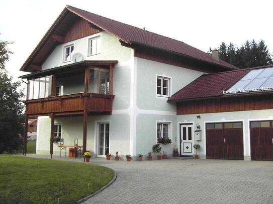 Freundliche 3-Raum-Erdgeschosswohnung mit EBK und Terrasse in Freinberg