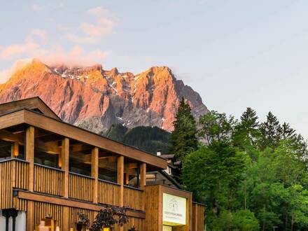 Großzügiges Haus mit Widmung TOURISMUSZONE am Fuße der Zugspitze, Ehrwald, Tirol