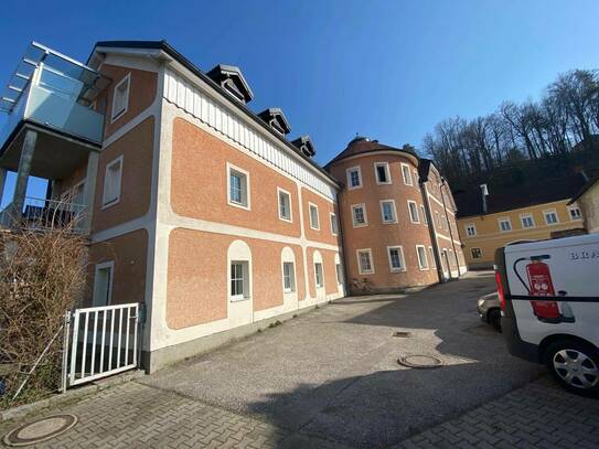Wohnen auf Zeit in großer, möblierter 4 Zimmer Terrassenwohnung in zentraler Lage in Thalheim bei Wels