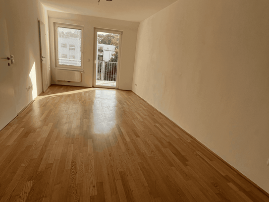 helle 2-Zimmer Wohnung mit Balkon in Hietzing ab Oktober