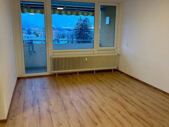 Frisch sanierte, wunderschöne Einzimmerwohnung mit Balkon in Top-Lage - Elisabethstraße