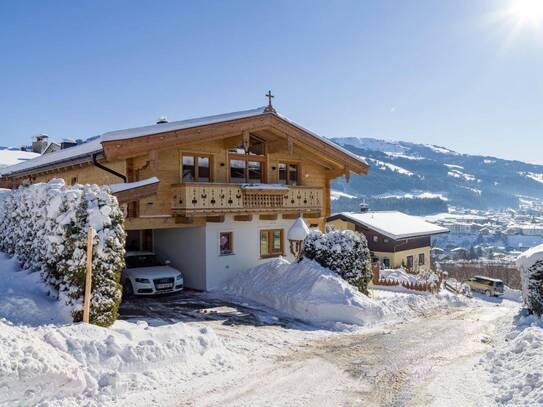 Chalet mit Ausblick auf den Kitzbüheler Hahnenkamm/Streif mit Sauna & Terrasse