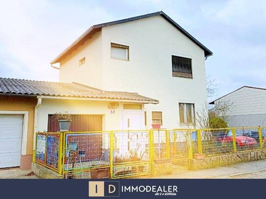 ** SANIERUNGSBEDÜRFTIGES EINFAMILIENHAUS AUF 820M2 EIGENGRUND MIT POTENZIAL IN STRASSHOF **