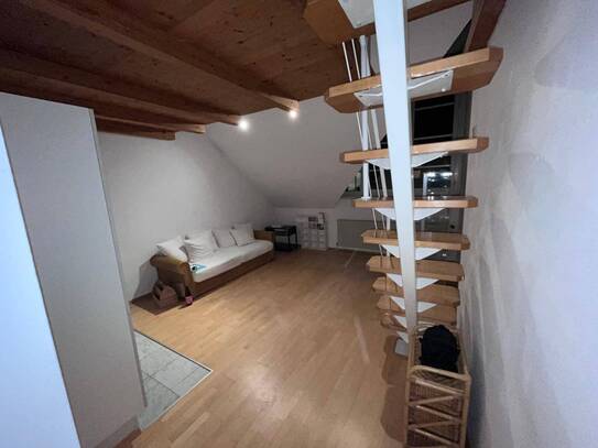 Besondere 1,5-Zimmer Dachgeschosswohnung in Zentrum von Innsbruck