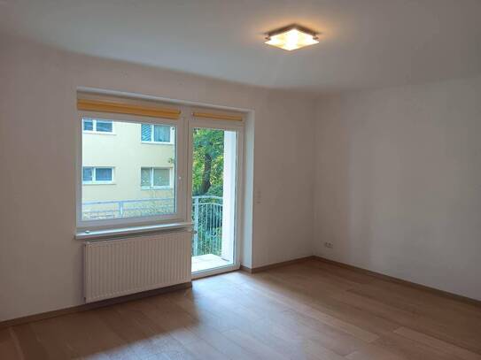 Charmante 1-Zimmer-Erdgeschosswohnung mit Balkon und EBK in Wien